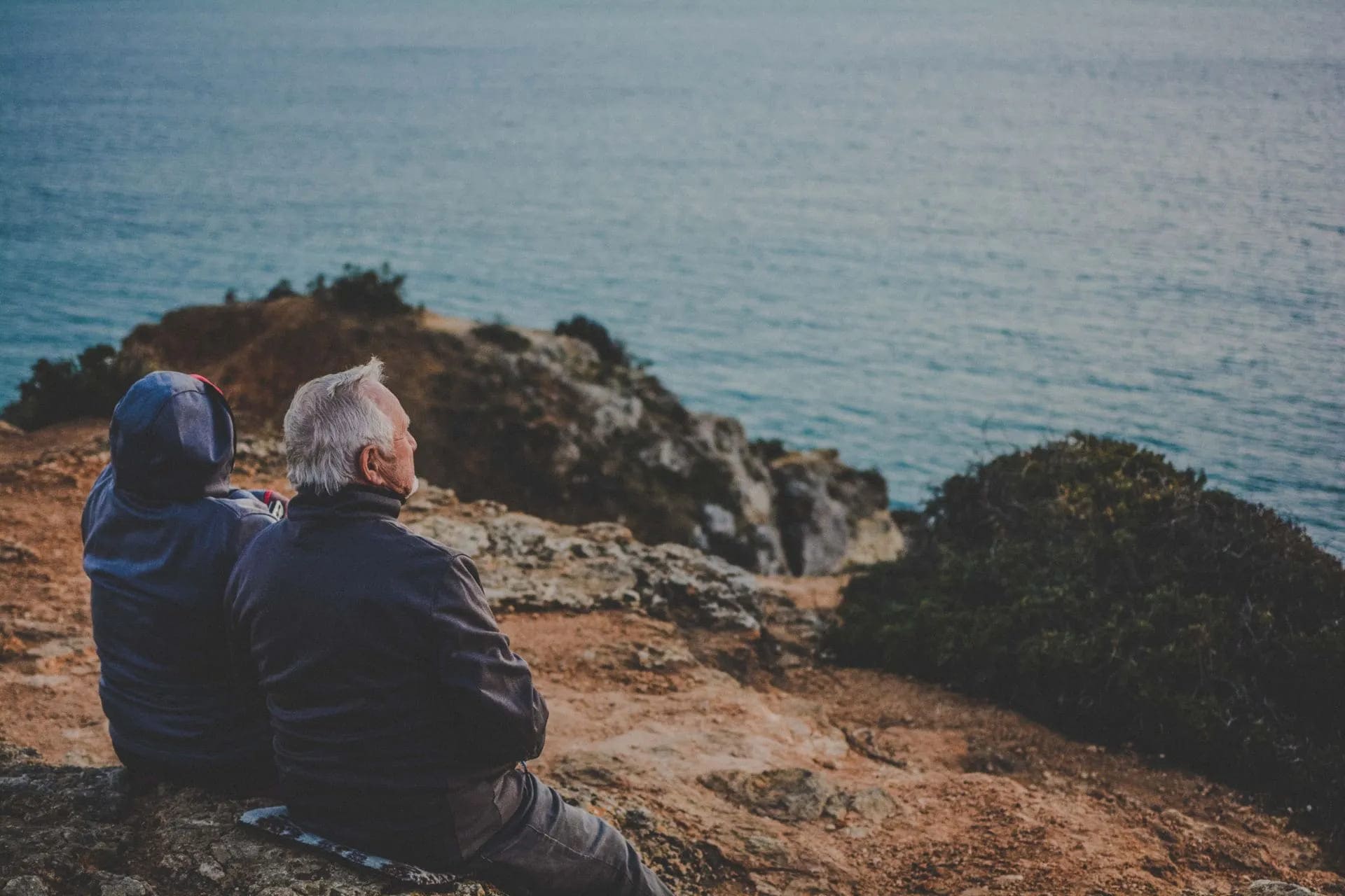 Understanding Age-Related Macular Degeneration: Symptoms and Available Treatments